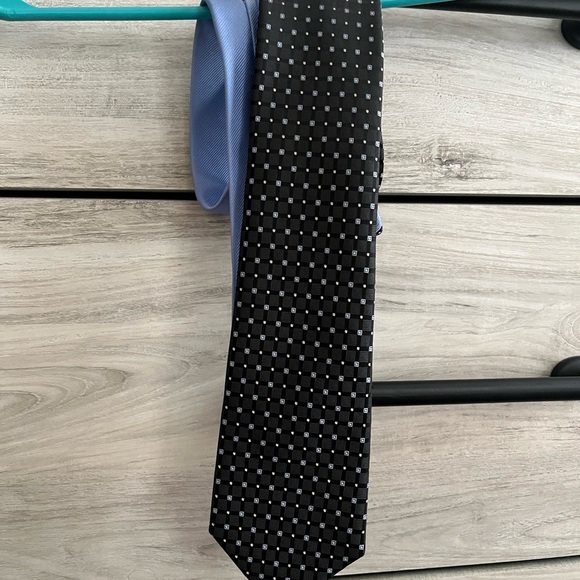 Tommy Hilfiger Black, Gray, and Light Blue Checkered Men's Tie - Picture 1 of 3